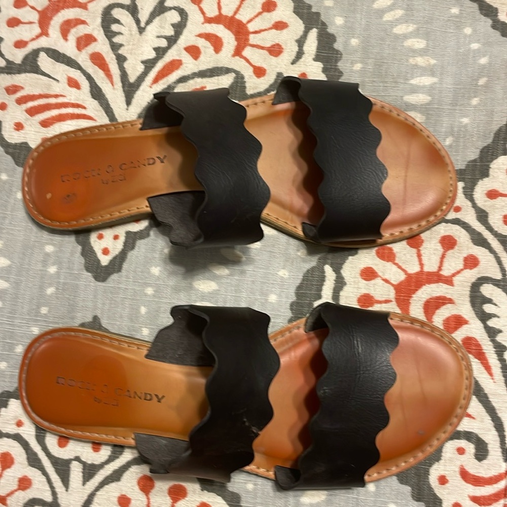 BLACK AND TAN SLIDES